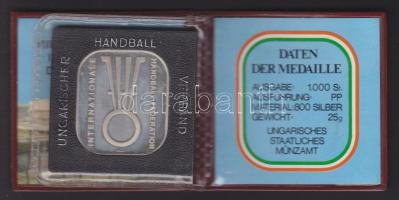 1982. "Női kézilabda VB" Ag 25g emlékérem T:PP Eredeti tokban, tanúsítvánnyal! Csak 1000db...