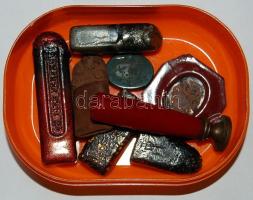 5 db pecsétviasz és 2 db századfordulós pecsétnyomó