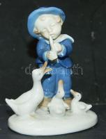 Jelzés nélküli porcelán libapásztor 11 cm magas