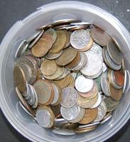 Vegyes külföldi és magyar tétel 1kg-os súlyban, ezüstökkel és szép darabokkal! T:vegyes