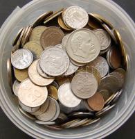 Vegyes külföldi és magyar tétel 1kg-os súlyban, ezüstökkel és szép darabokkal! T:vegyes