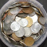 Világ-és hazánk pénzei 950db/2,5 Kg T:vegyes