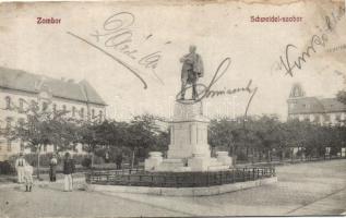 Zombor Schweidel statue (EB)