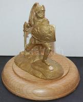 Középkori lovagot ábrázoló bronz szobor fa talapzaton 12 cm magas