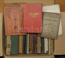Század eleji könyvek tétele kb 30 db érdekesebb magyar és német kiadásokkal