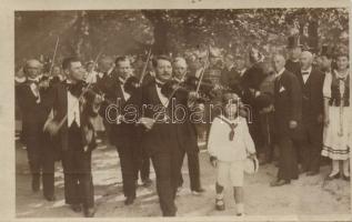 Pozsony visit of the Royal couple, string band photo (gluemark)
