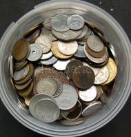 Vegyes külföldi és magyar tétel 1kg-os súlyban, ezüstökkel és szép darabokkal! T:vegyes