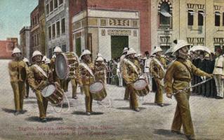 Cairo marching English soldiers