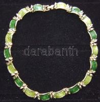 Dekoratív aranyozott zöld kövekkel díszített nyaklánc