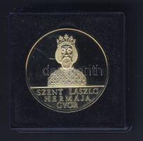 DN "László Királynak Vitéz Lovagságát" aranyozott emlékérem díszdobozban T:PP