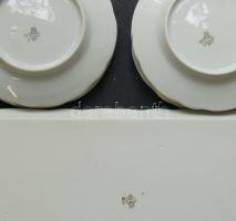cca. 1930 Hatrészes, aranyozott szegélymintájú Zsolnay süteményes tányérkészlet a hozzá tartozó táll...
