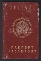1950 Szovjetunióban lakó magyar nő részére a moszkvai nagykövetségen kiállított magyar magánútlevél,...