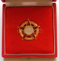 DN "Honvédelmi Érdemérem-10 éves" kitüntetés, szalaggal T:2 Díszdobozban! + Kiváló munkáér...