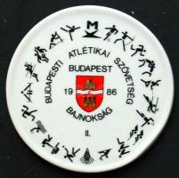 1986. &quot;Budapesti Atlétikai Szövetség Bajnokság II.&quot; 8,5cm átmérőjű Hollóházi porcelán plakett T:1