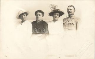 1915 WWI Hungarian military officer with his family photo, 1915 Első világháborús magyar katona és családja photo