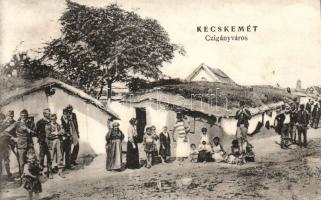 Kecskemét Cigányváros katonákkal