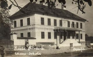 Apáca (Apata) elementary school photo