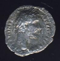 Római Császárság ANTONINUS PIUS 138-161. "COS IIII / Antoninus áldozása" Denar Ag T:3+