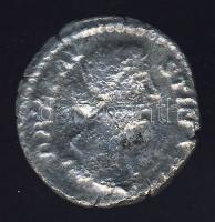 Római Császárság FAUSTINA MINOR 176. "CONSECRATIO / Oltár" Denar Ag T:2-/3+