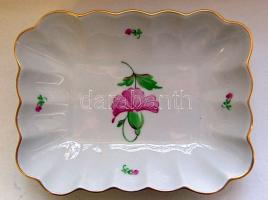 Herendi jelzéssel ellátott virág mintás kézzel festett fodros szélű aranyozott porcelán tálka / Here...