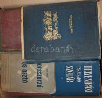 Nagy vegyes könyv hagyaték anyag. Kb 50 darab főként háború előtti vegyes könyv jobbakkal, kis kiadókkal. Érdemes megnézni!