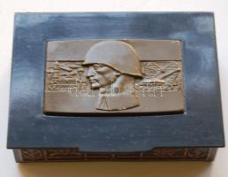 cca 1974 Varsói szerződés összfegyvernemi hadgyakorlat dombornyomott emlékdoboz "A szocialista haza fegyveres szolgálatáért a magyar népköztársaság honvédelmi miniszterétől" felirattal