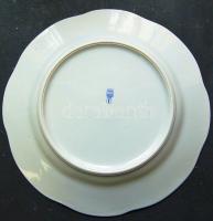 cca 1940 2 db Zsolnay és 2 db Herendi porcelán tányér / Zsolnay and Herend chinaware plates