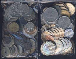 Kis világpénz tétel: közte tunézia, Spanyolország, Belgium, Dánia, Finnország, Zimbabwe, Franciaország, Angola (stb...) pénzei T:vegyes