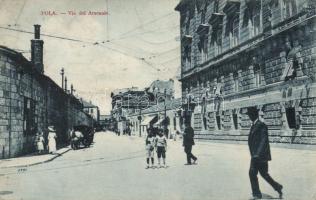 Pola Arsenal street