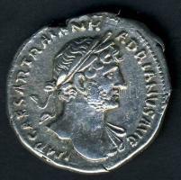 Római Császárság HADRIANUS 117-138. "P M TR P COS III / Imádkozó Pietas" Denar Ag T:2 pici kitörés