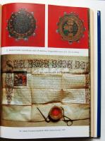 1986 Erdély története a kezdetektől napjainkig Akadémia Kiadó, 3 kötetben, rengeteg képanyaggal, hib...