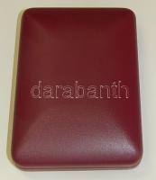 Ezüst (Ag) nyaklánc cirkóniákkal díszítve 27,4 gr díszdobozban