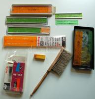 Műszaki rajzeszközök: vonalzók, sablonok, kihúzók, Rotring hegyek stb.