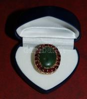 14K Arany (Au) gyűrű nefrit kővel szív alakú dobozban 14,5 gr