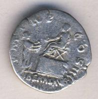 Római Császárság HADRIANUS 117-138. "P M TR P COS III / LIBERAL AVG III / Pódiumon ülő Hadrianus" Denar Ag T:2-/3+