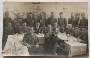 1943 Budapest Rudas étterem: fegyver és lőszertiszti tanfolyam hallgatói fotólap