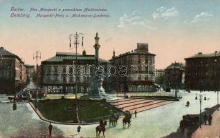 Lviv Maryacki square and Mickiewicz statue