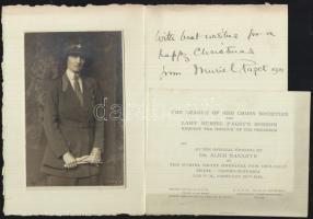 1921 Muriel Paget brit filantróp és aktivista eredeti fotójával és aláírásával ellátott üdvözlő kártya, valamint meghívó a nevét viselő zsolnai kórház megnyitójára / Original photo and signature of British philantropist Muriel Paget + invitation for the opening of the Children`s Hopital bearing her name in Zilina with the presence of Mrs. Masaryk