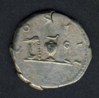 Római Császárság HADRIANUS 117-138. "COS III / Papi felszerelések" Denar Ag T:2