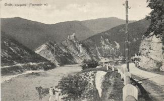 Óvár with the castle