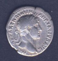 Római Császárság HADRIANUS 117-138. "P M TR P COS III / HILAR P R" Denar Ag T:3+