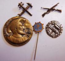 Kis vegyes tétel benne: emlékérem, kitűzők,Osztrák-Magyar Bank 1922. 10K (2x) T:II, 1922. 2K T:II, 1...