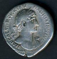 Római Császárság HADRIANUS 117-138. "P M TR P COS III / Ülő Concordia" Denar Ag T:3