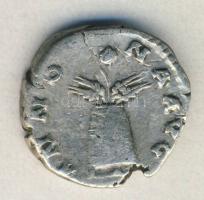 Római Császárság HADRIANUS 117-138. "ANNONA AVG" Denar Ag T:2-/3+ kis kitörés