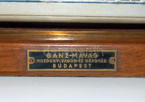 cca 1960 Ganz-Mávag dieselmozdony makett 26 cm fa talpazaton / Locomotiv modell