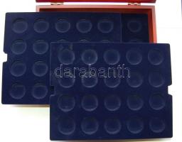 Éremtartó kazetta, mahagóni faborítású, mágneszáras, 3 betét. 30x24x6cm