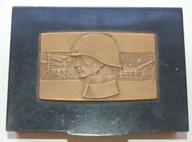 DN "Emlékül a szocialista haza fegyveres szolgálatáért a magyar népközt. honvédelmi miniszterétől" fém-doboz domborművel