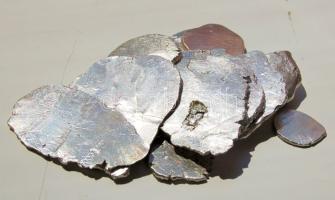 333,6g tömegű ezüstlap darabok beolvasztott pengőből