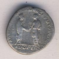 Római Császárság HADRIANUS 117-138. "PARTHIC DIVI TRAIAN AVG F P M TR P COS P P / ADOPTIO" Denar Ag T:3+/3