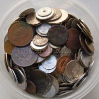 Vegyes külföldi és magyar tétel 1kg-os súlyban, ezüstökkel és szép darabokkal! T:vegyes